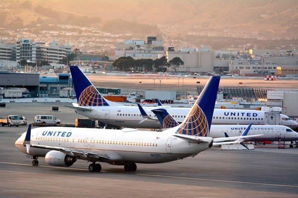 planes on a runway